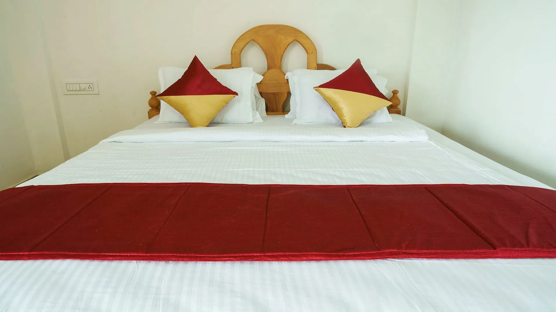 Oyo 10252 Hotel Milky Mist Munnar