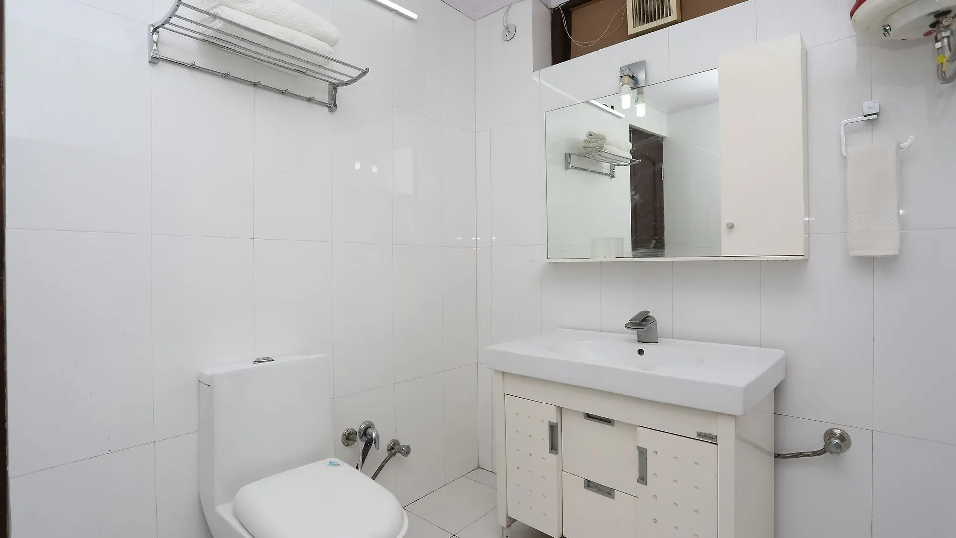 Oyo 10252 Hotel Milky Mist Munnar