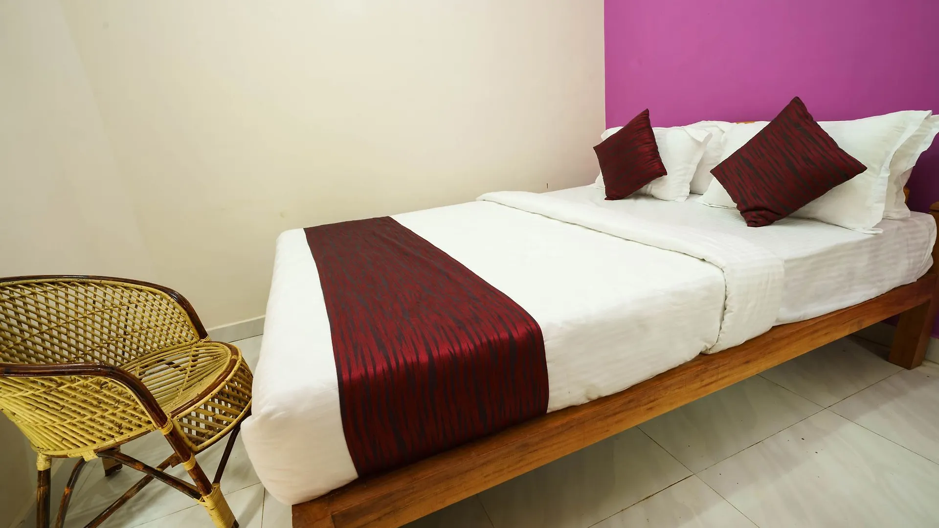 Oyo 10252 Hotel Milky Mist Munnar