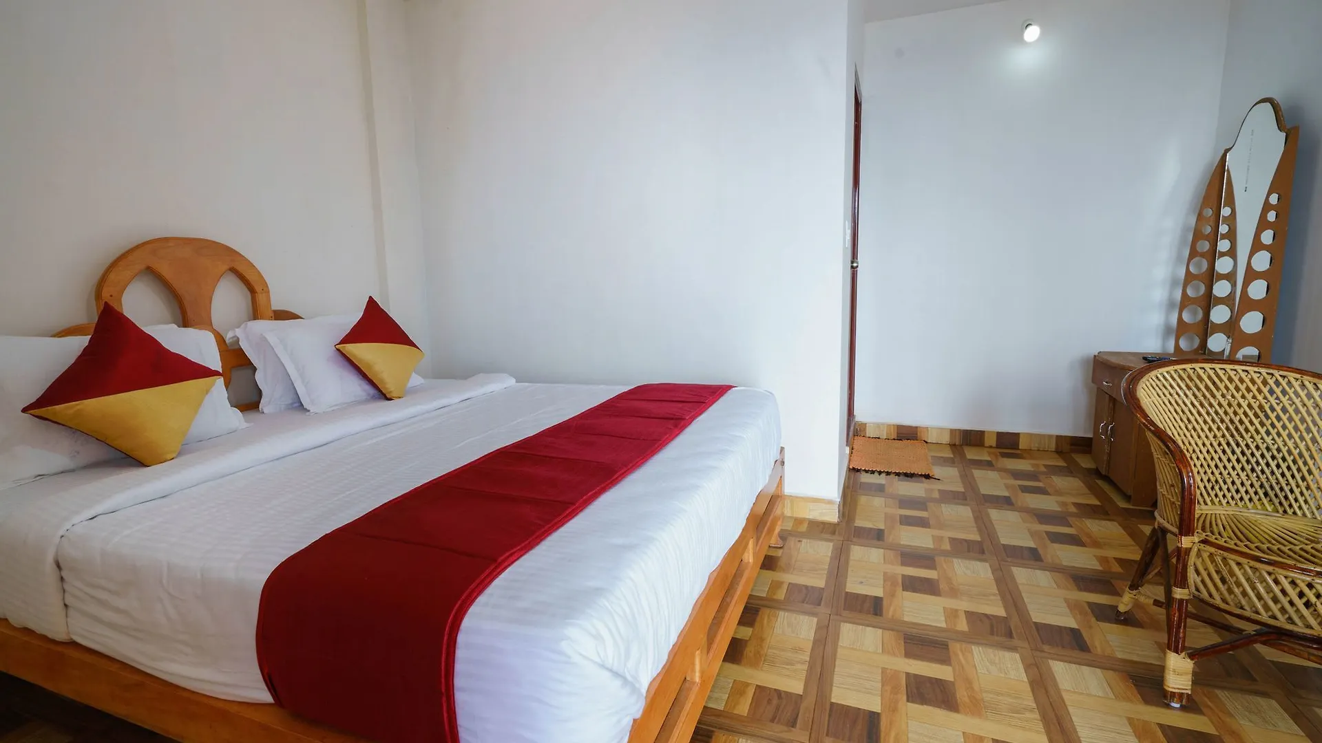 **  Oyo 10252 Hotel Milky Mist Munnar India