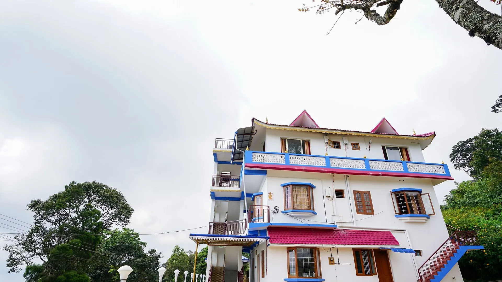 Oyo 10252 Hotel Milky Mist Munnar